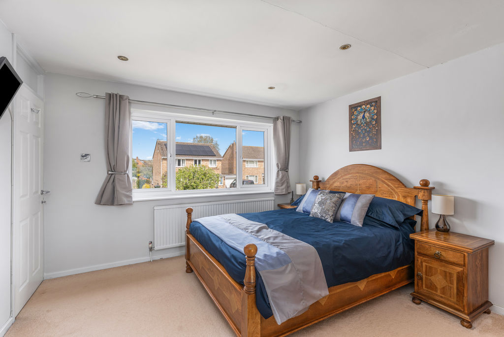 Gauntlets Close Bloxham